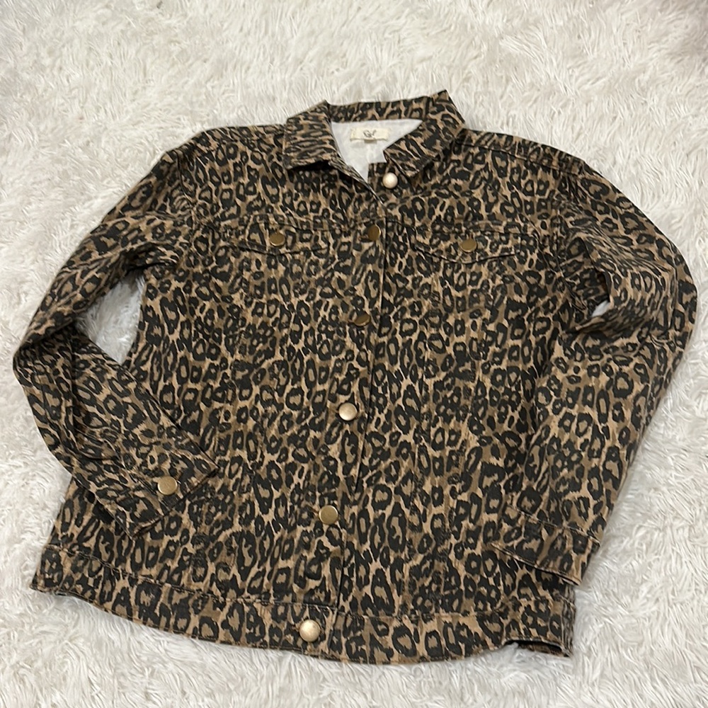 Easel Los Angeles animal Print Light Denim Jacket